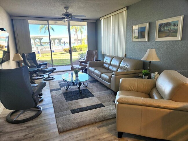 Photo - 5901 Bahia Del Mar Cir N Unidad 124