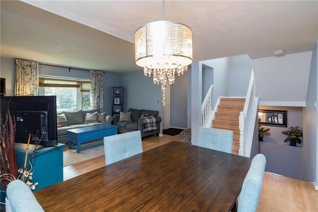 Photo - 627 Novavista Dr