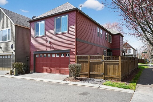 Photo - 1052 SE Portlandia Ave