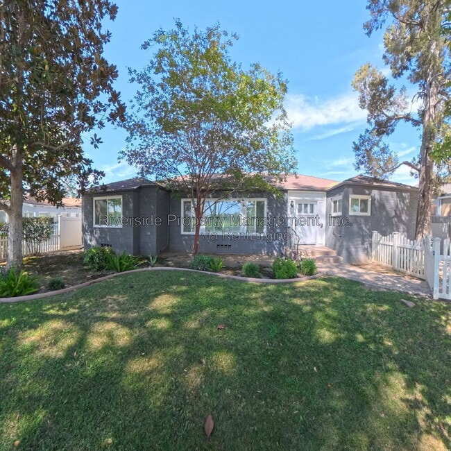 4025 Terracina Dr