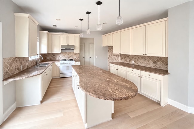 Photo - Beautiful backyard