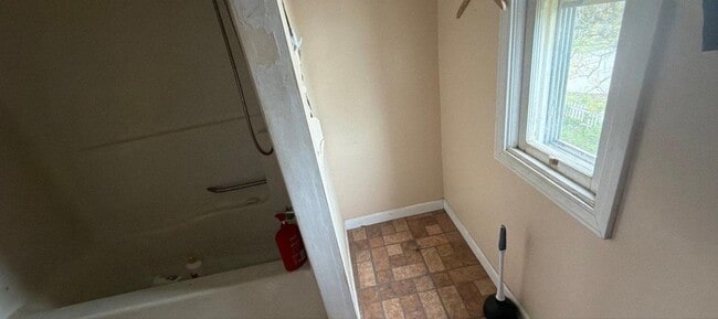 Photo - 805 S Hickory St