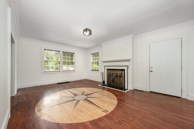 Photo - 2035 Chesterfield Ave
