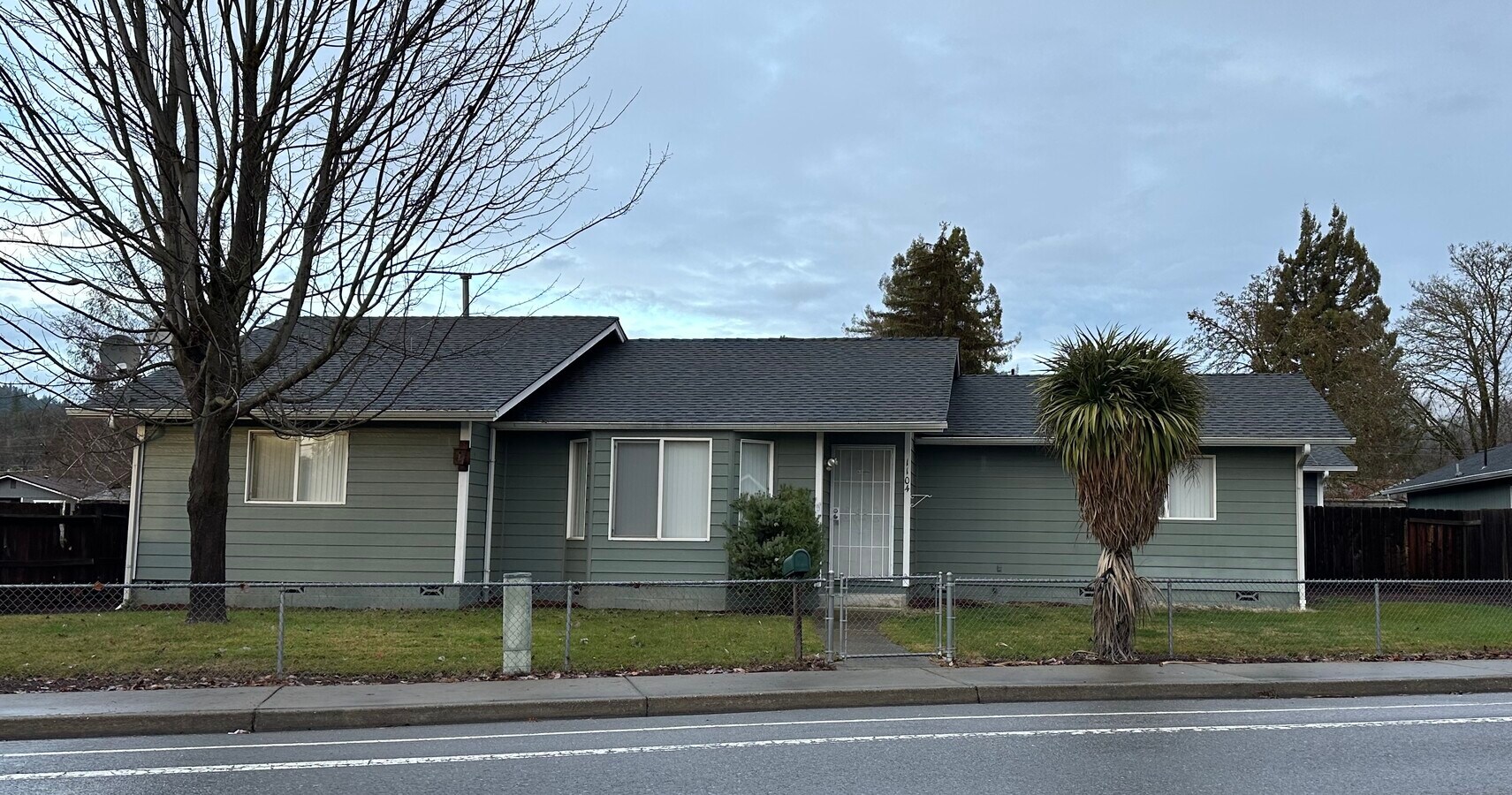 1104 SW G St Rental For Rent in Grants Pass, OR