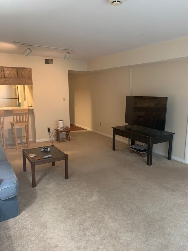 Photo - Chapel Hill /Chancellors Square Condo