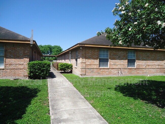 Building Photo - 2003 Villa Linda Ave Unit 3 Rental