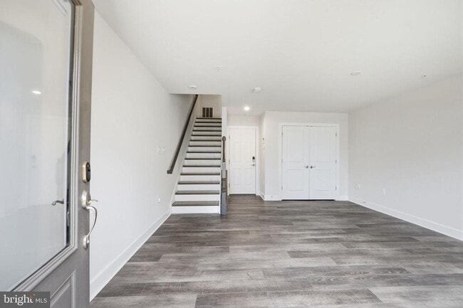 Photo - 211 Phoenix Dr