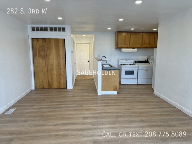 Photo - 282 S 3rd W