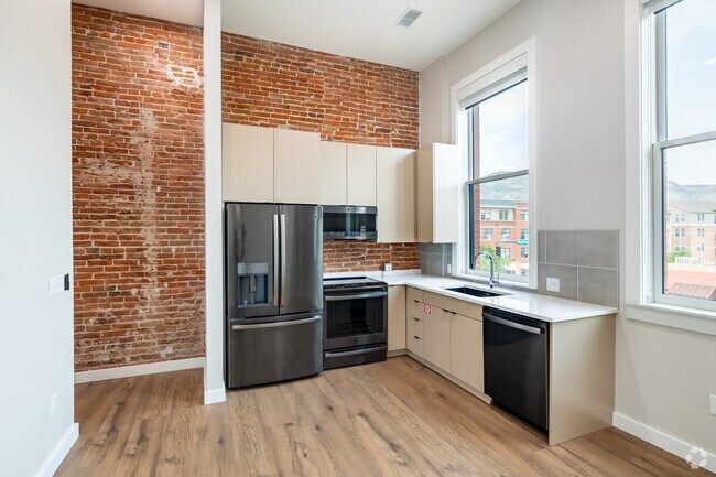 2BR, 1BA - 576SF - The Hitching Post Loft - Kitchen
