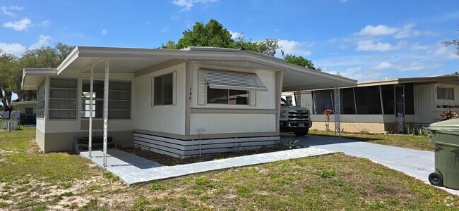 Building Photo - 55+ community, 2 bed 2 baths with carport Rental