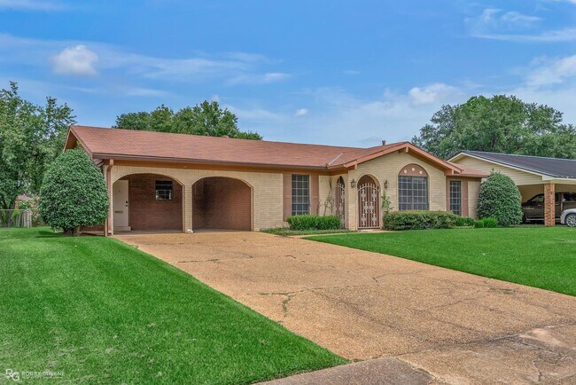 Close to Barksdale Air Force Base... - Close to Barksdale Air Force Base...