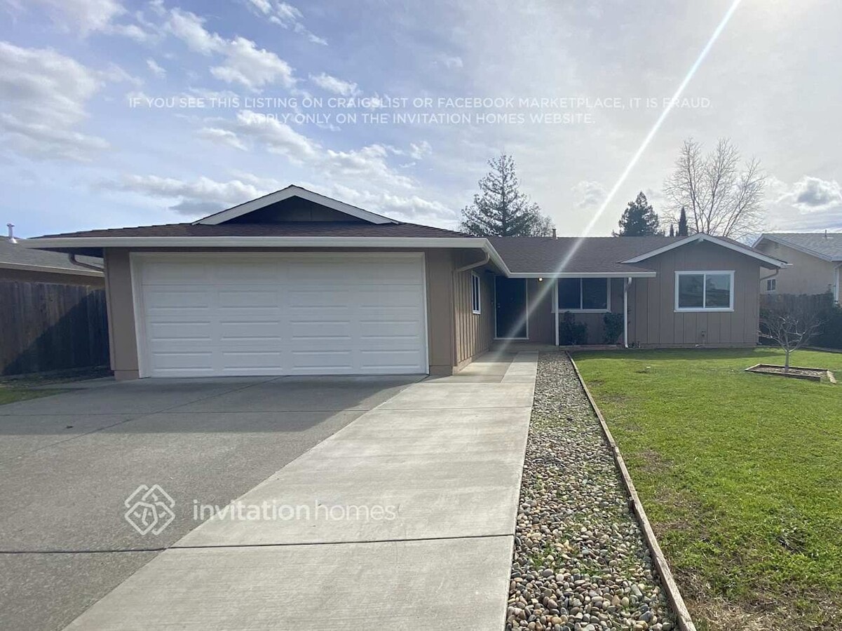 Photo - 1024 Woodridge Dr