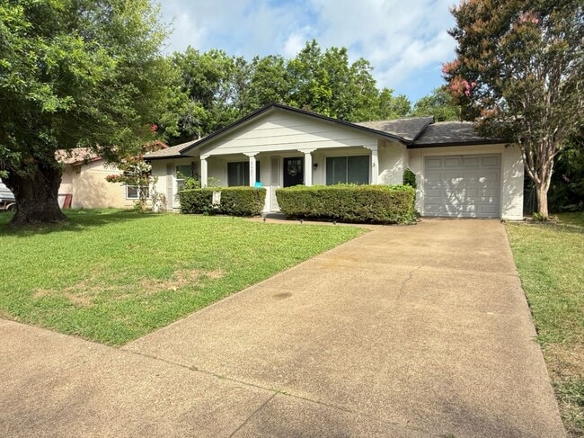 Photo - 2621 Trinity St