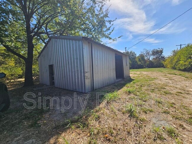 Photo - 1107 Esma St