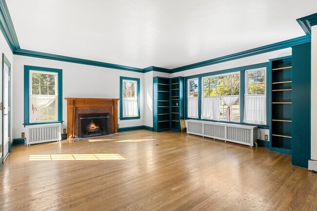 Photo - 2004 Hillcrest Rd