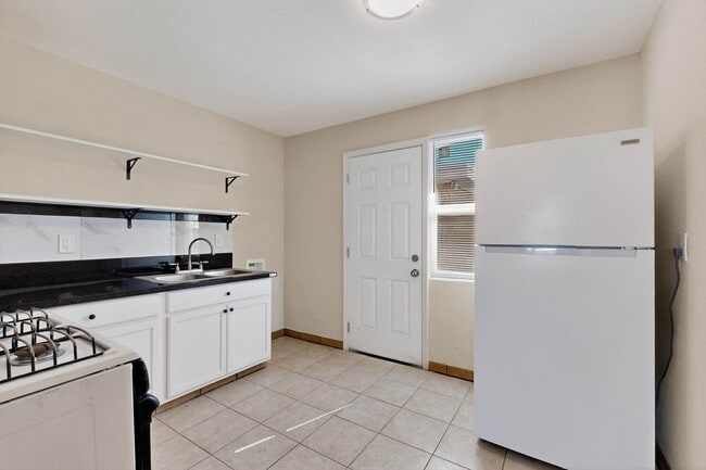 Photo - 540 Cardenas Dr SE Unidad B