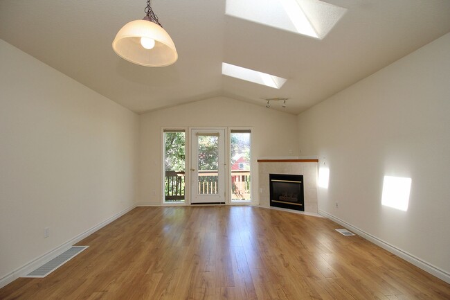 Photo - 510 NE Lawrence Ave