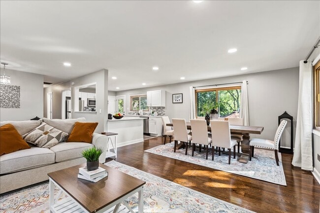 Photo - 2N361 Diane Ave