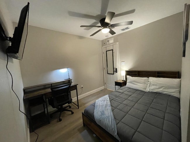 Photo - 804 N 5th St