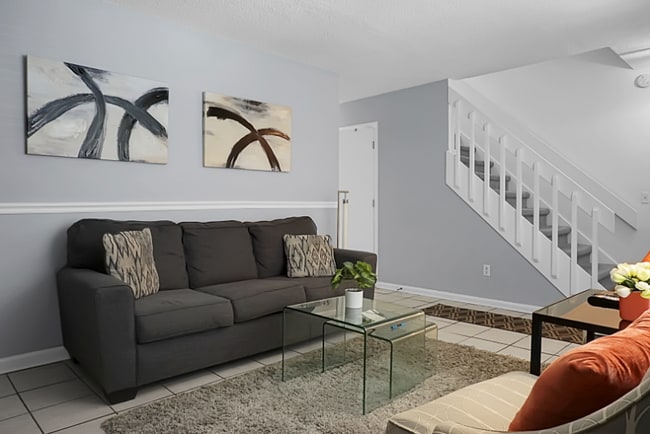 Photo - 2483 Realm St