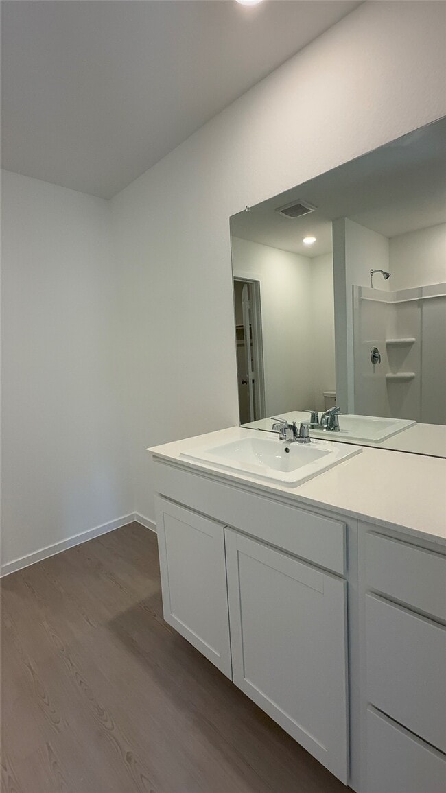 Photo - 327 Parkin Ct
