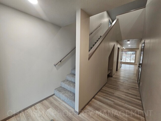 Photo - 711 Dakota Ave