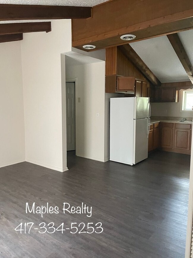 Photo - 2 bed / 1 bath apartment in Kirbyville Unit Oakland #03 (071)