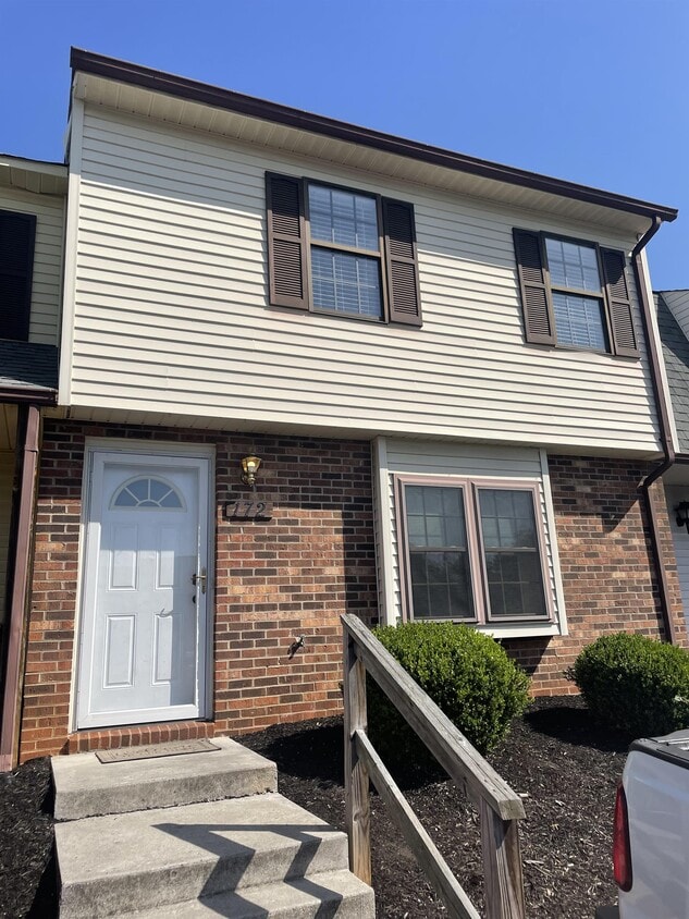 Photo - 172 Kitty Hawk Square (Lynchburg, VA)