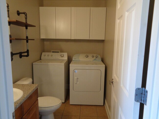 Photo - Great Location / Close to Hwy 85 & I-10