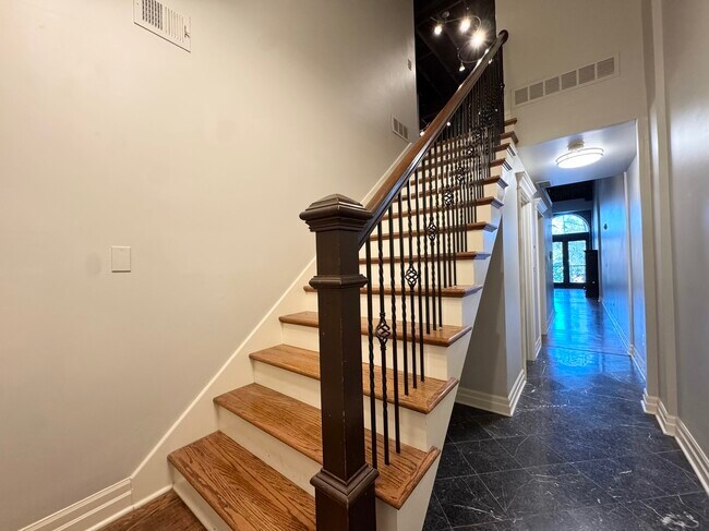 Photo - 1715 Summit St Unit 203