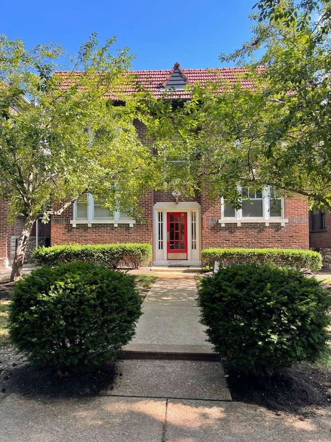 Building Photo - 6431-6433 Alamo Unit 2E