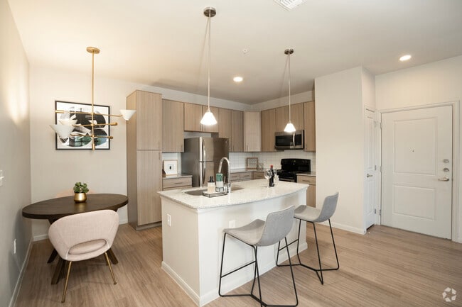 1BR, 1BA - 735SF - Kitchen