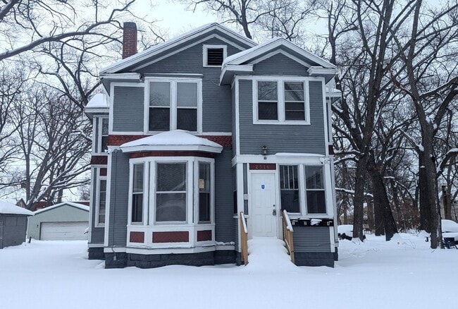 Building Photo - 2516 5th St Unit 1