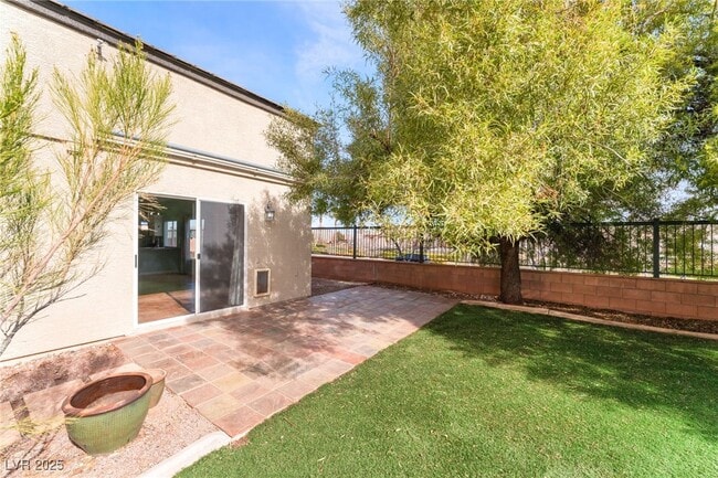 Photo - 704 Chase Tree St