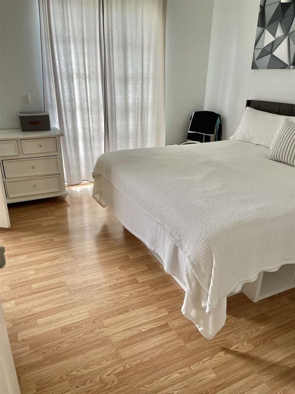 Photo - 3213 NE 5th St