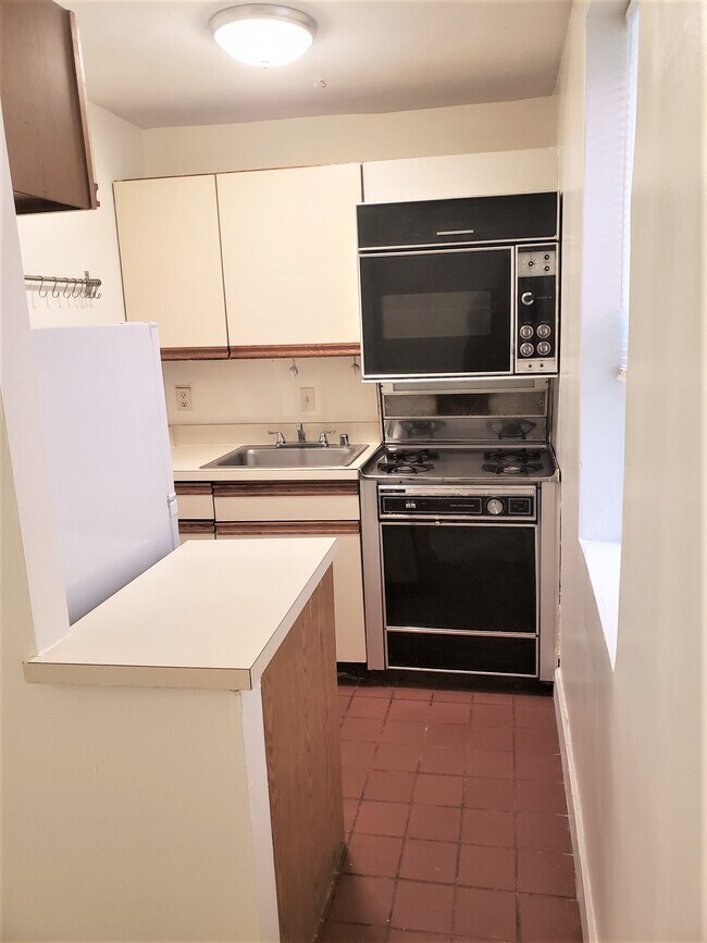 Photo - 333 2nd St NE