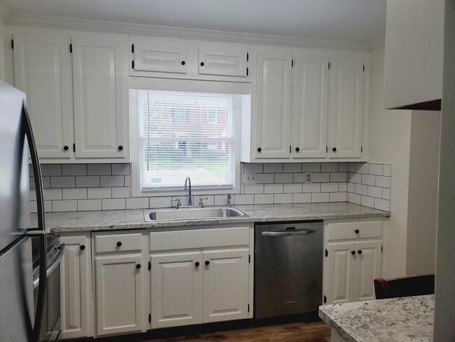 Photo - 520 Towergate Pl