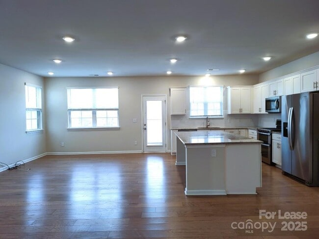 Photo - 3327 Glenn Hope Wy