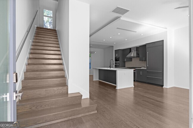 Photo - 785 Piedmont Ave NE