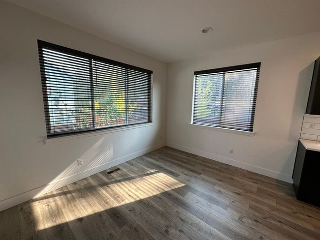 Photo - 968 SW 213th Ave