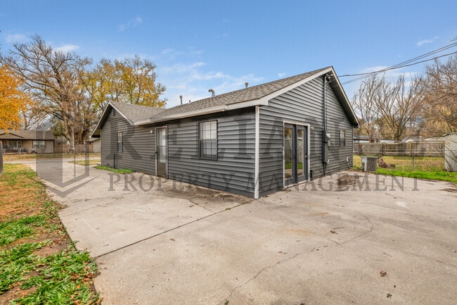 Photo - 235 Trout Ave