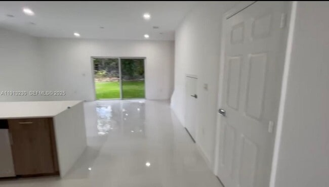 Photo - 1350 Crystal Way