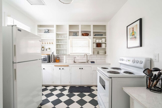 Photo - 825 SE 49th Ave Unit ID1309887P