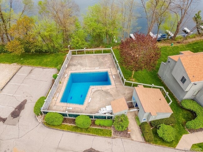 Photo - 9663 Bayview Dr Unit 311