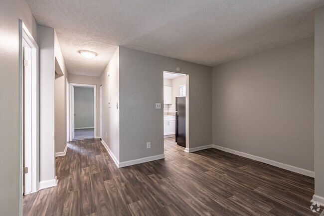 2BR, 1.5BA - 1300SF