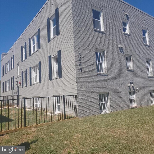 Building Photo - 324 61st St NE Unit 4 Rental