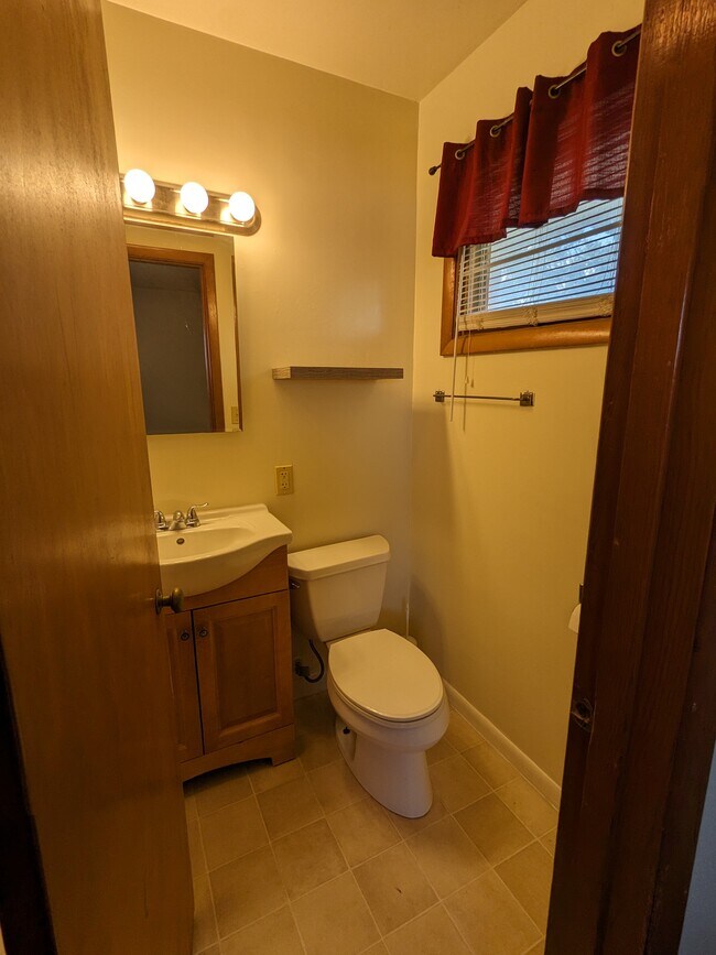 314 Mecherle Dr Apartments Unit Mecherle Second Floor Bloomington, IL