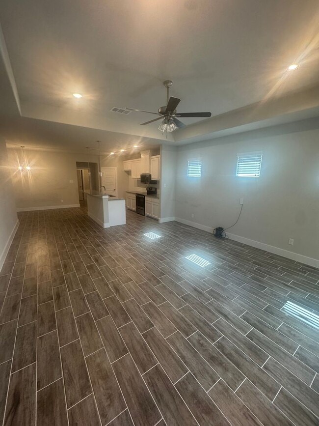 Photo - 3/2/2 Home for the Holidays - Move in Specials call to inquire