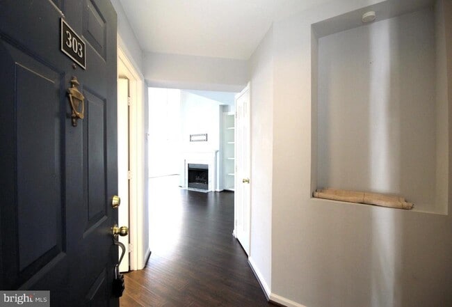 Building Photo - 46598 Drysdale Terrace Unit 303