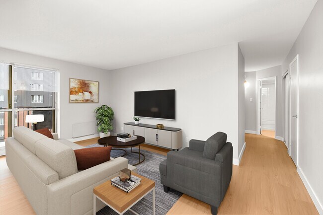 Photo - Riverside Tower